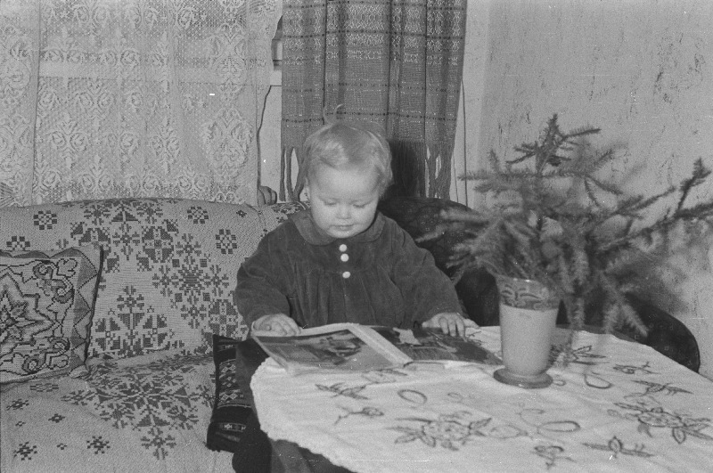 Jüri Kuruli fotod perest ja tuttavatest. Lillo tütar.