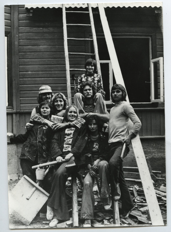 EÜE-77. Keeni rühm.