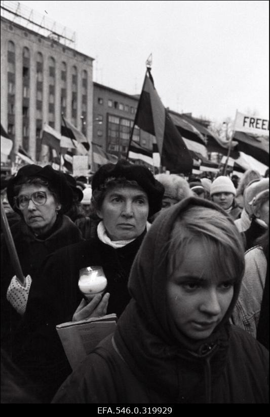 RR Vabaduse väljakul.