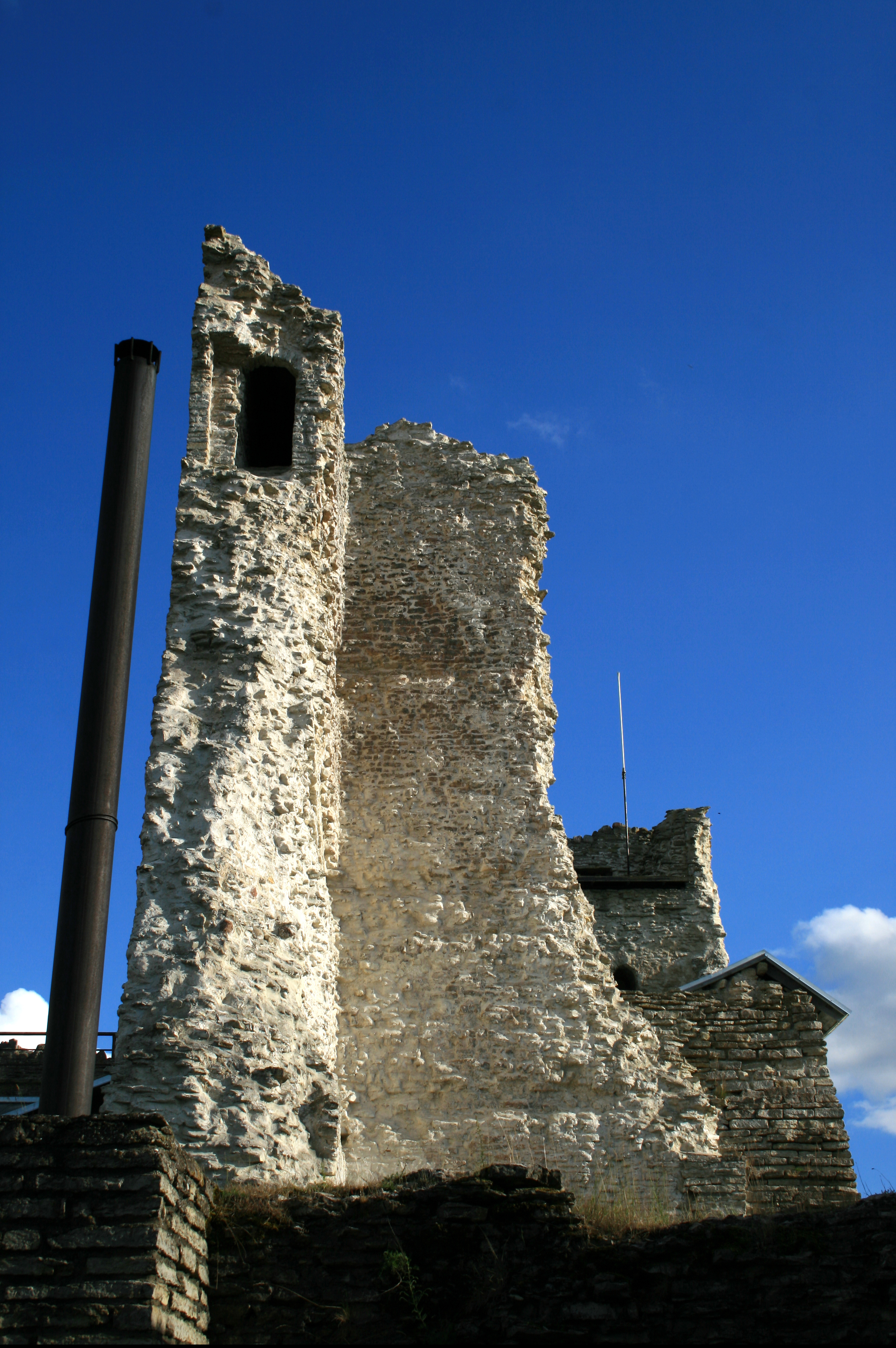 Rakvere castle ruins - panoramio - Rakvere castle ruins