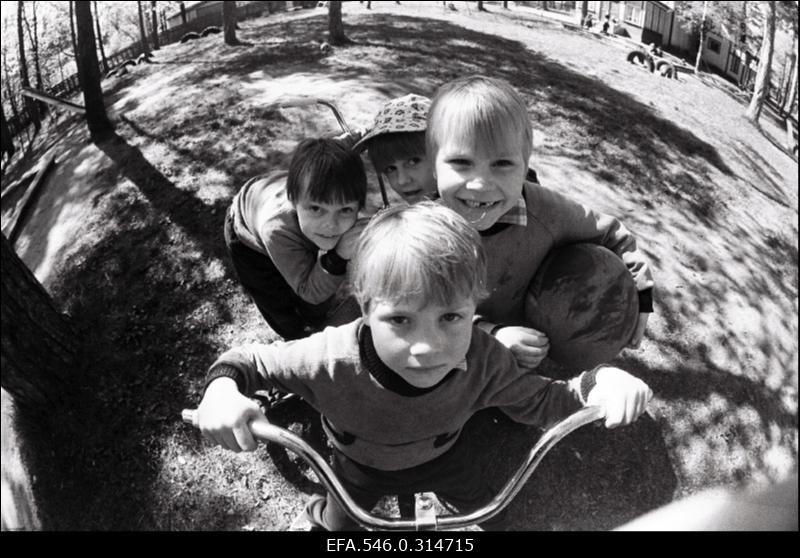 Nõmme lastekodu. (Tallinna 1. Lastekodu?)