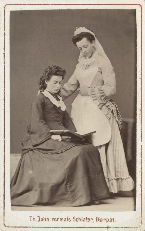 Korporatsioon "Estonia" rebasteatrikostüümis liikmed Edmund Fischer ja Edmund Holtz, grupifoto