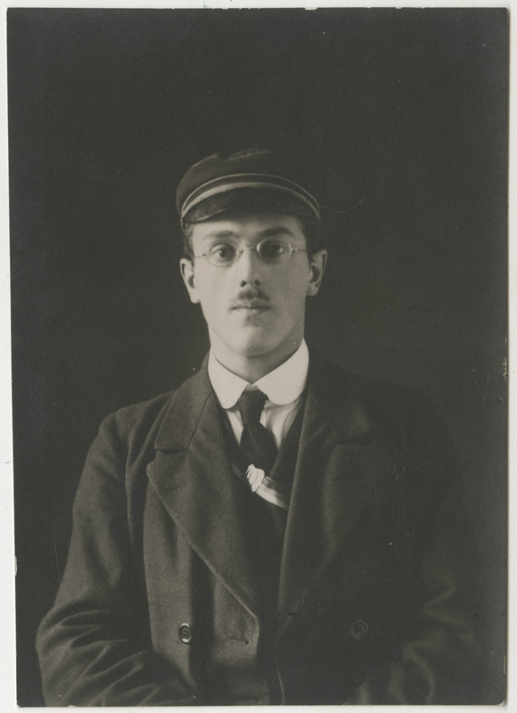 Usuteaduse Üliõpilaste Seltsi liige Walter von Lingen, portreefoto