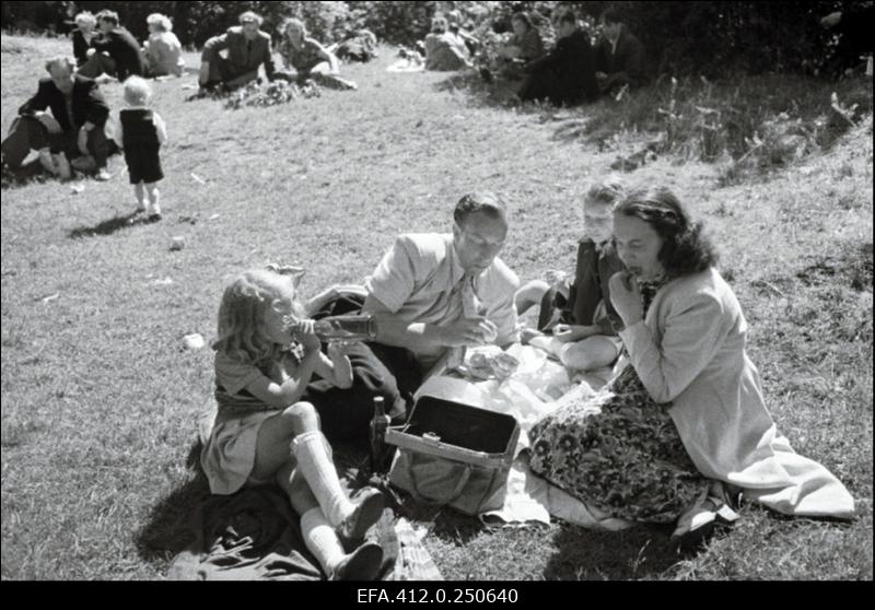 Motovõistlused Pirital.