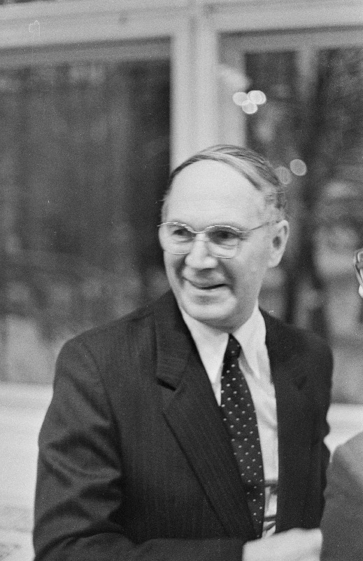 NSV Liidu rahvakunstnik professor graafik Evald Okas.