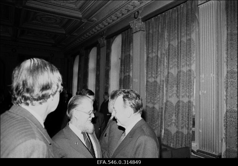 Teaduste Akadeemia presidendi valimised. (Jätkab Karl Rebane.)