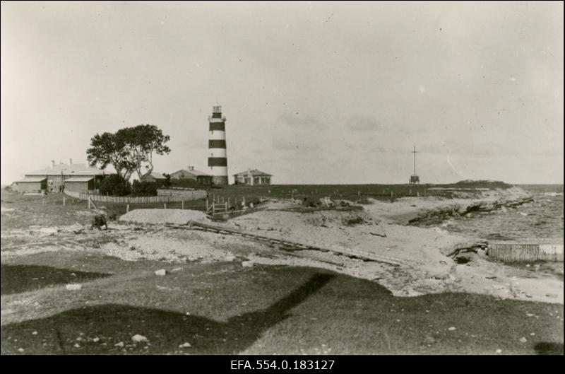 Vaade kirdest Osmussaare tuletornile ja pankrannikule.