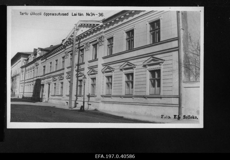 Tartu Ülikooli õppehooned Laial tänaval.