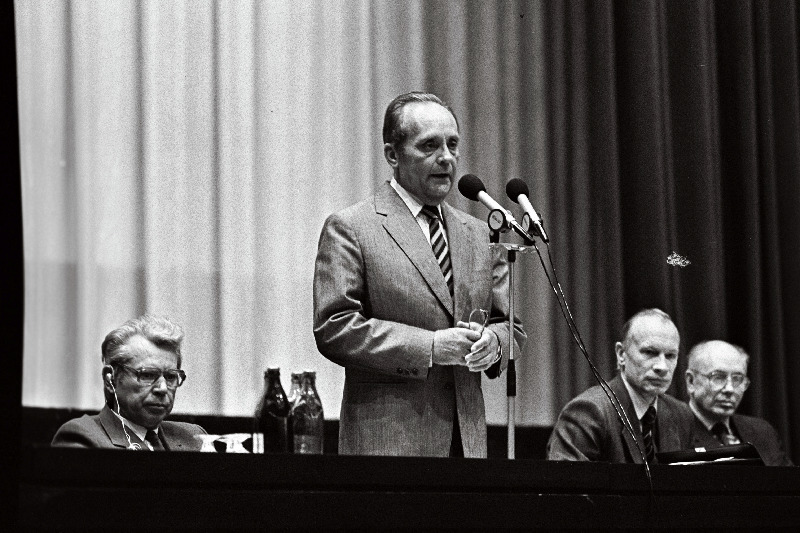 Vabariiklik parteiorganisatsioonide sekretäride seminar.
