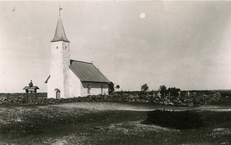 Osmussaare kirik ja kalmistu.
