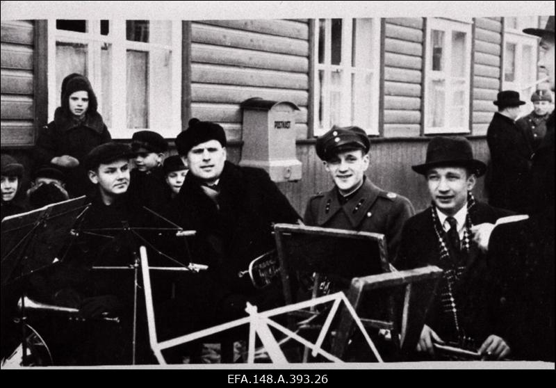 Kaitseliidu Petseri Maleva orkester. Orkestrijuhtide kursused. Orkester paraadidel ja tähtpäevadel Tallinnas, Petseris ja mujal.