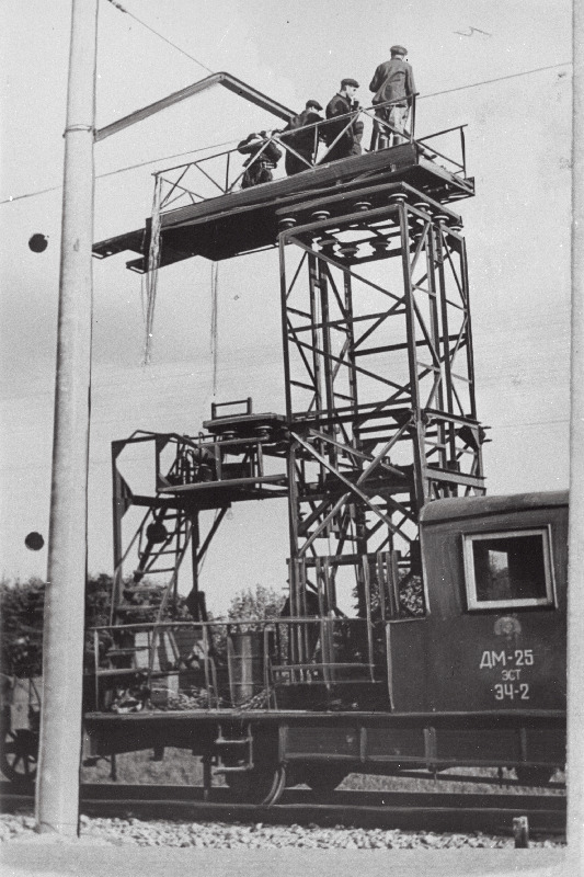 Pääsküla - Keila elektriraudtee kontaktjuhtme kandetrossi paigaldamine selle raudteelõigu elektrifitseerimiseks.