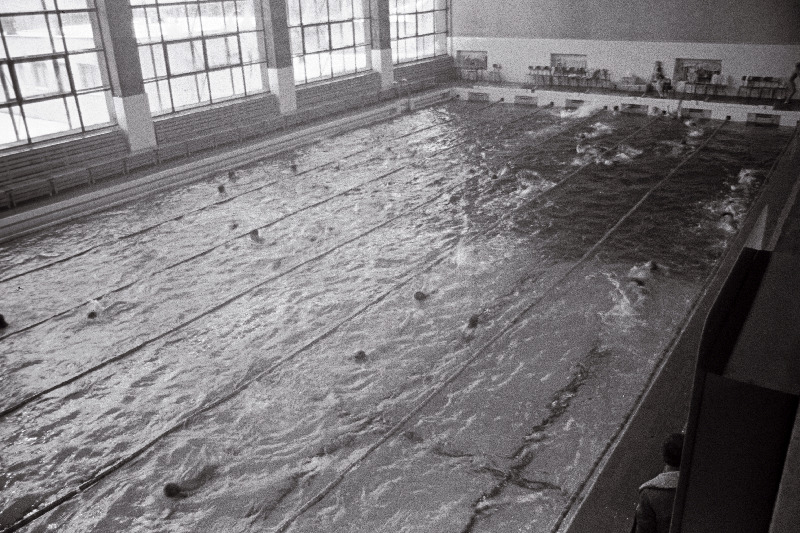 Tööjõureservide spordihoone ujula.