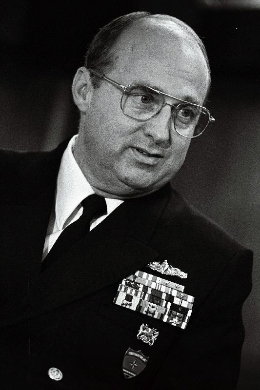 NATO Atlandi alaliste merejõudude eskaadri komandör kontraadmiral Donald A. Dyer.