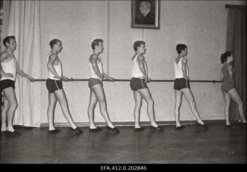 Tantsutund Tallinna Riikliku Konservatooriumi lavakunsti kateedris.