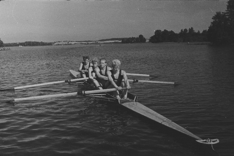 Nõukogude Liidu ametiühingute võistlused sõudmises.