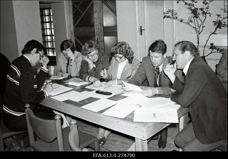 KM ettevõtete direktorite kool Loksal. Autoremondi tehase puhkebaasis.