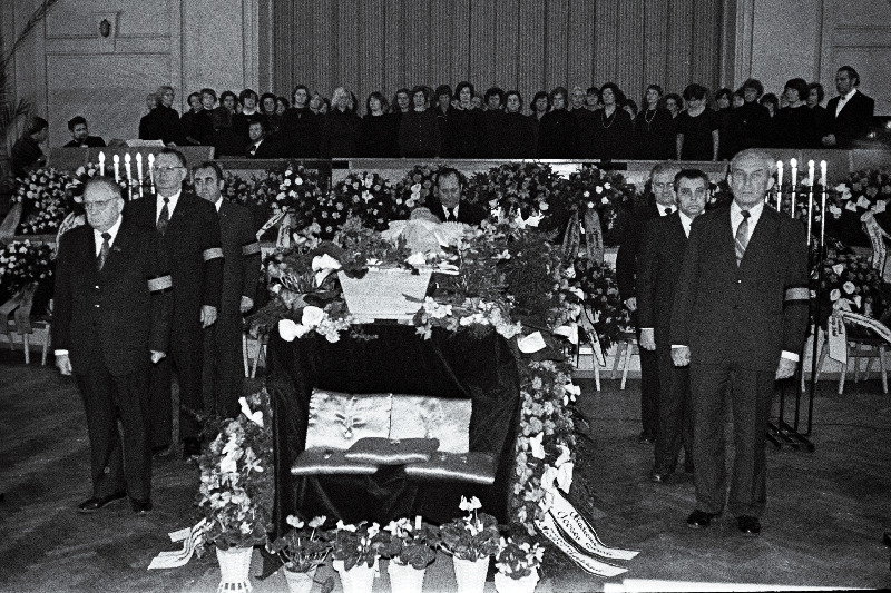 Revolutsioonilise liikumise tegelase, akadeemik Saat, Joosepi matusetalitus.