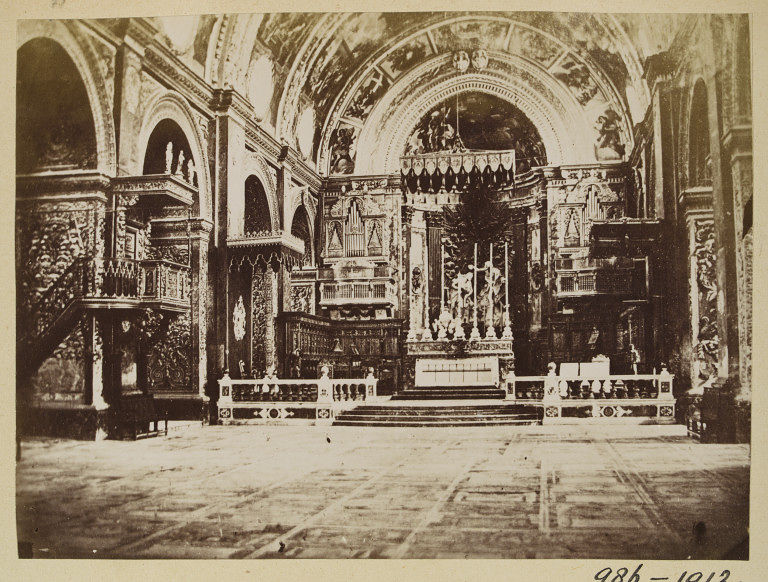 Interior of St. John's Co-Cathedral, Valletta (V&A Museum) - Interior of St. John's Co-Cathedral‎, Valletta (V&amp;A Museum)
http://collections.vam.ac.uk/item/O1075981/photograph-unknown/