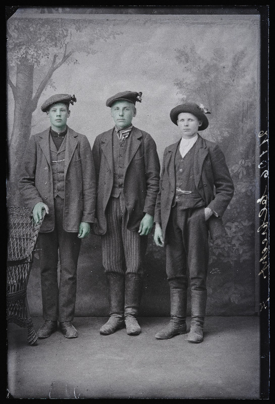 Grupp mehi, (foto tellija Elbrecht).