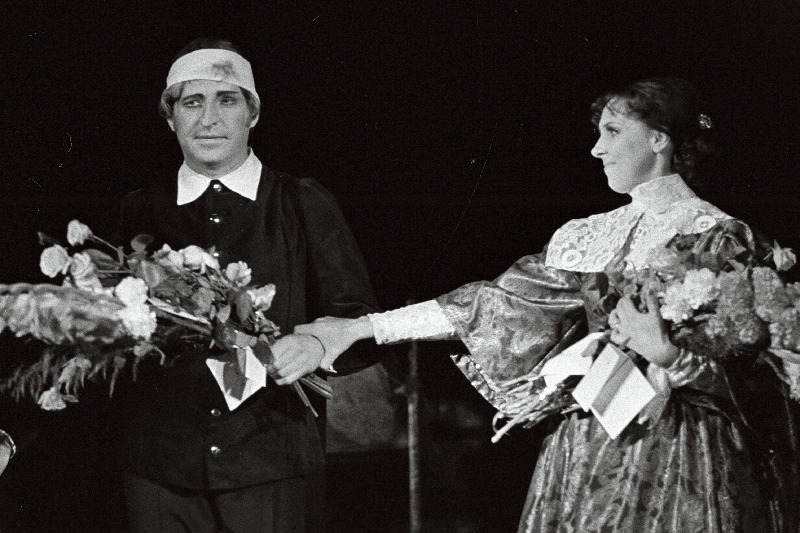 Helilooja E. Tambergi ooperi “Cyrano de Bergerac” Roxana osatäitja Margarita Voites ja Cyrano osatäitja Teo Maiste pärast esietendust RAT “Estonia” laval.