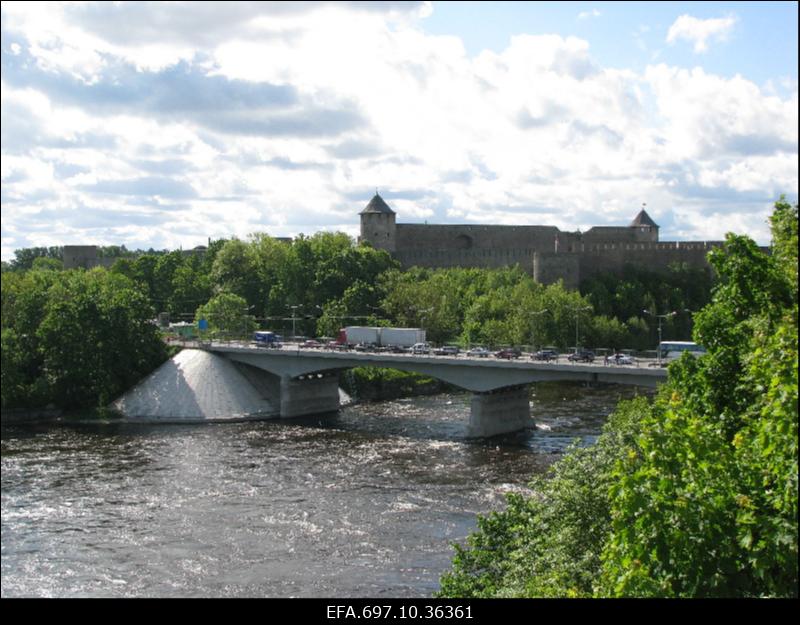 Vaade Narva Sõpruse sillale ja Ivangorodi kindlusele.