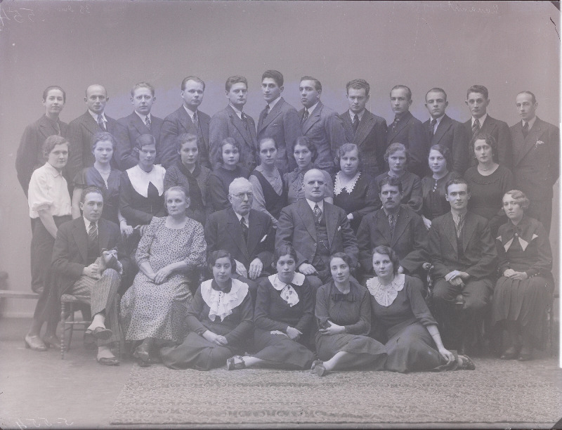 Grupp tekstiilikombinaadi Rauaniit töötajaid.