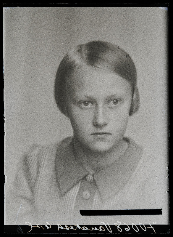 L. Vanakesa.