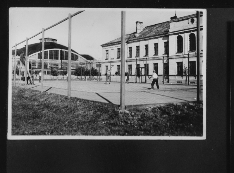 Lennuväe tenniseväljak.