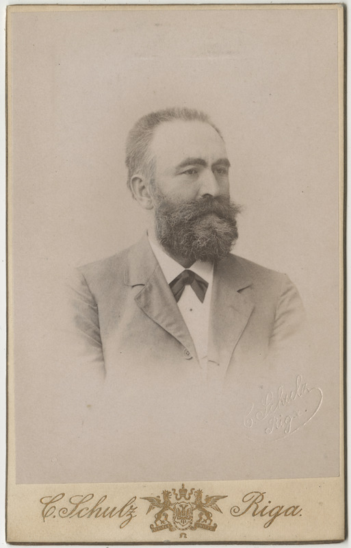 Kirjanik Carl Hunnius, portreefoto