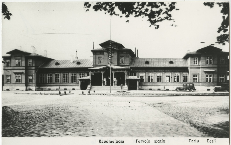 Tartu raudteejaama hoone 1930. aastatel.