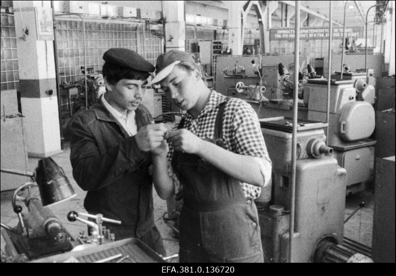 Sillamäe Kutsekeskkooli nr. 33 õpilased Dmitri Petrovski ja Vjatšeslav Sultanov.