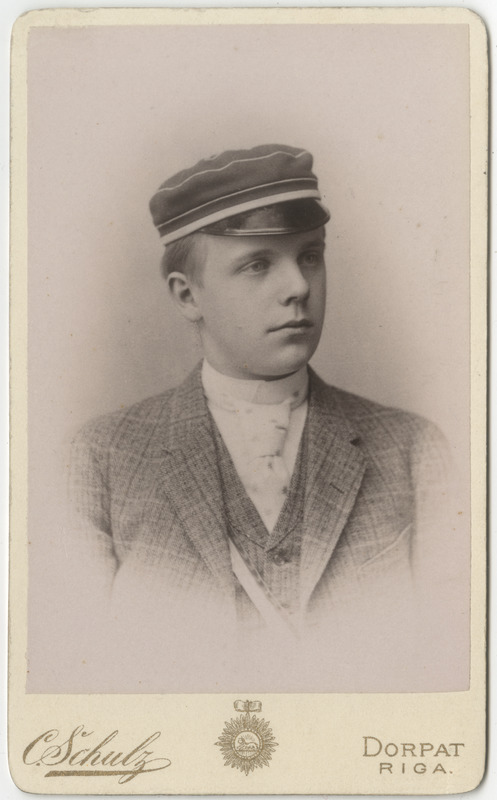 Korporatsioon "Estonia" liige Hellmut von zur Mühlen, portreefoto