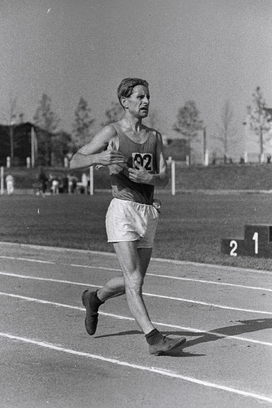 Eesti NSV 1. spartakiaadi 30 km käimise võitja H. Neem Võru rajoonist.