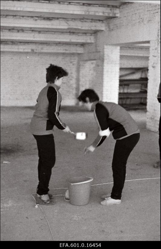 San. salgad Tähtvere lauluväljakul.