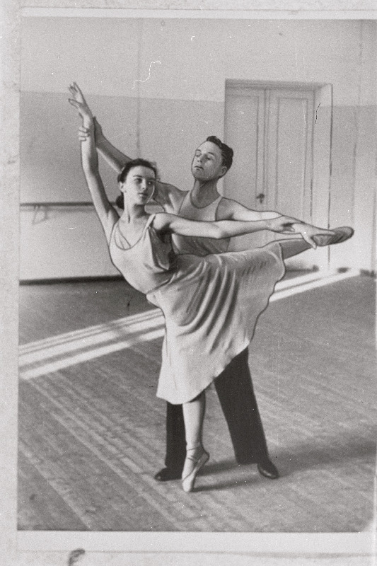 Tallinna Koreograafilise Kooli paaristantsu lõpueksamil Elena Posnjak ja Aleksei Tšugai (RAT Estonia balletiartist).