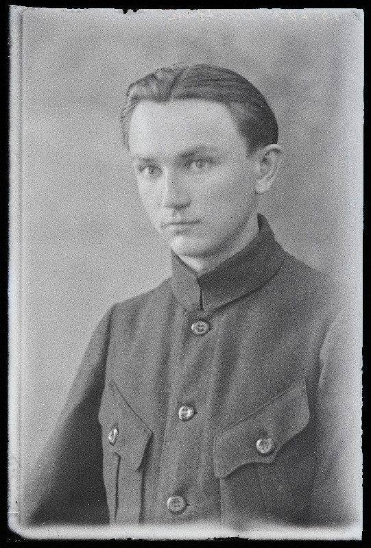 E. Kristjan.