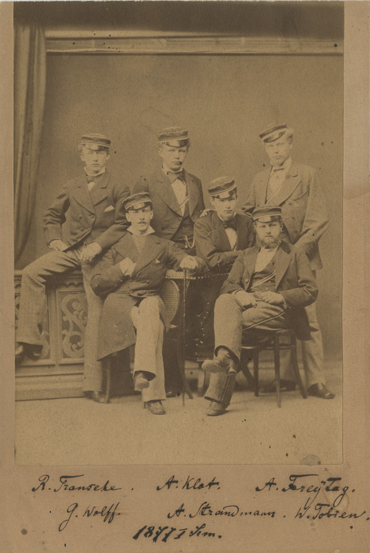 Osa korporatsiooni "Livonia" 1877. a I semestri värvicoetusest, grupifoto