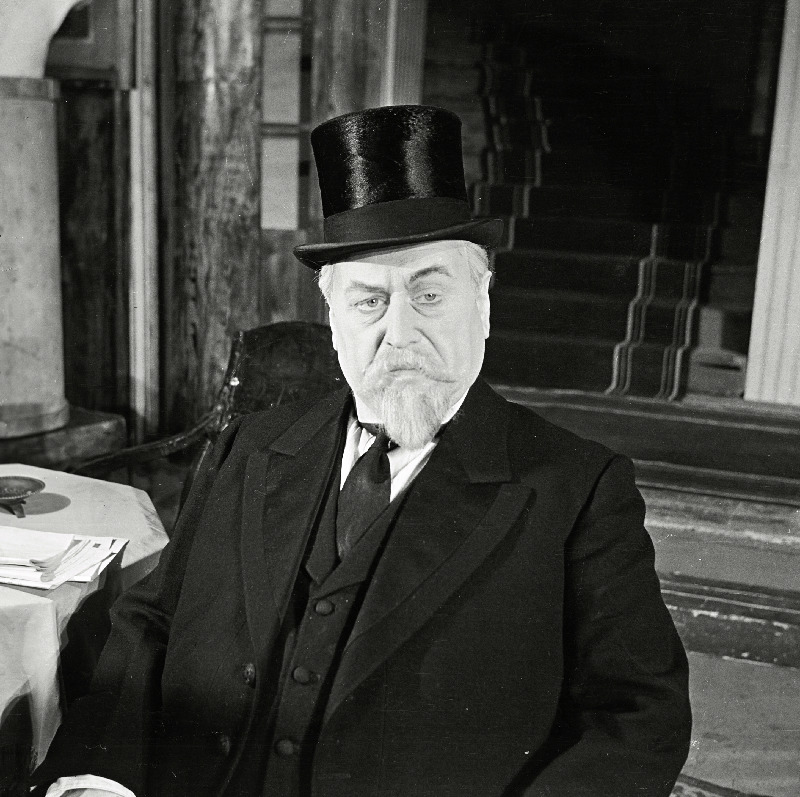 Arno Suurorg Jeremias Suurkuke osas H. Raudsepa komöödias Põrunud aru õnnistus.