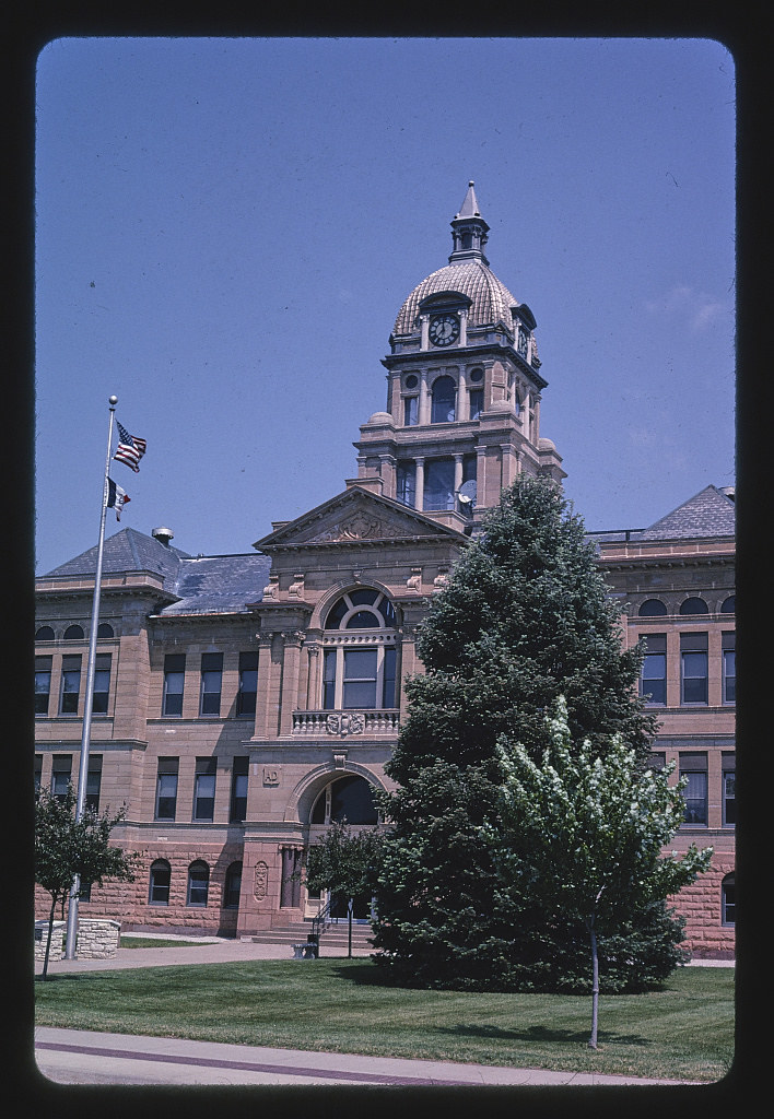 Benton County Courthouse, Vinton, Iowa (LOC)