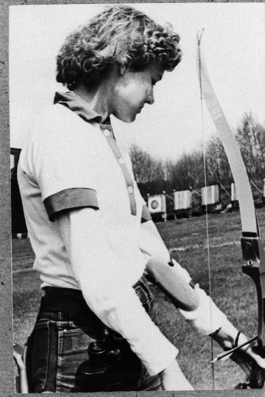 Pärnu ja Tallinna linnavõistlustel vibuspordis Eesti NSV rekordi püstitanud Tea Tael.