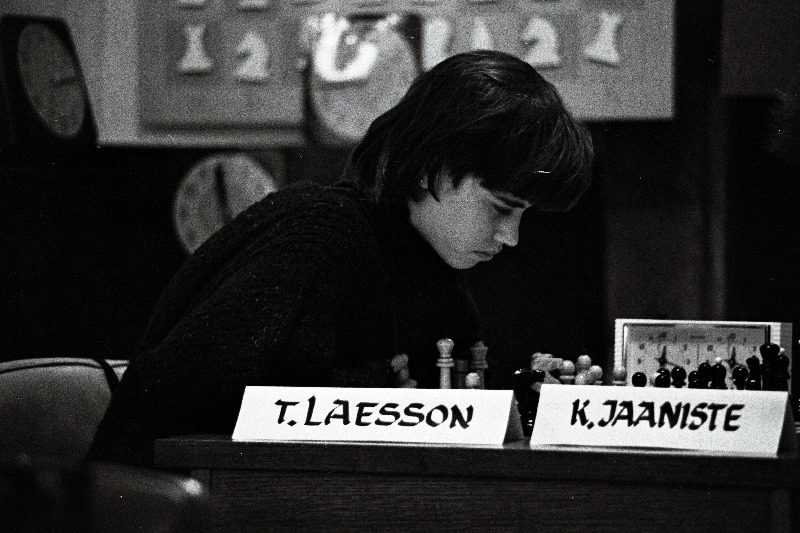 NSV Liidu tütarlaste meistrivõistlustel mängib malet Tuulikki Laesson.