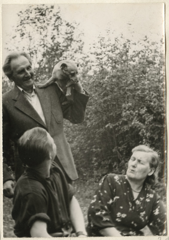 Aleksander Ivan koos perekonnaga