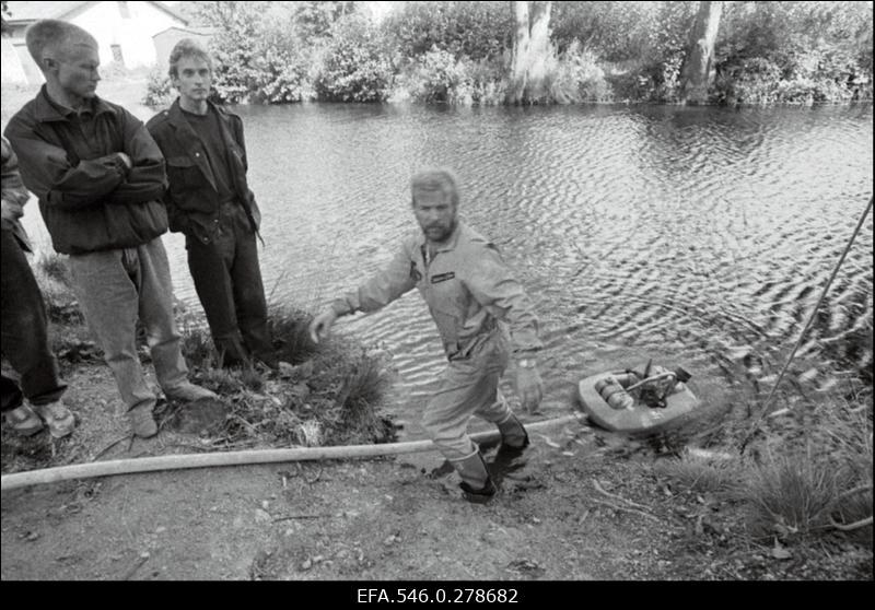 Tuletõrjetehnika katsetamine[metsa]põlengu kustutamiseks.