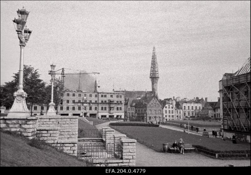 Vaade Tallinna kesklinnale Harju tänavalt.