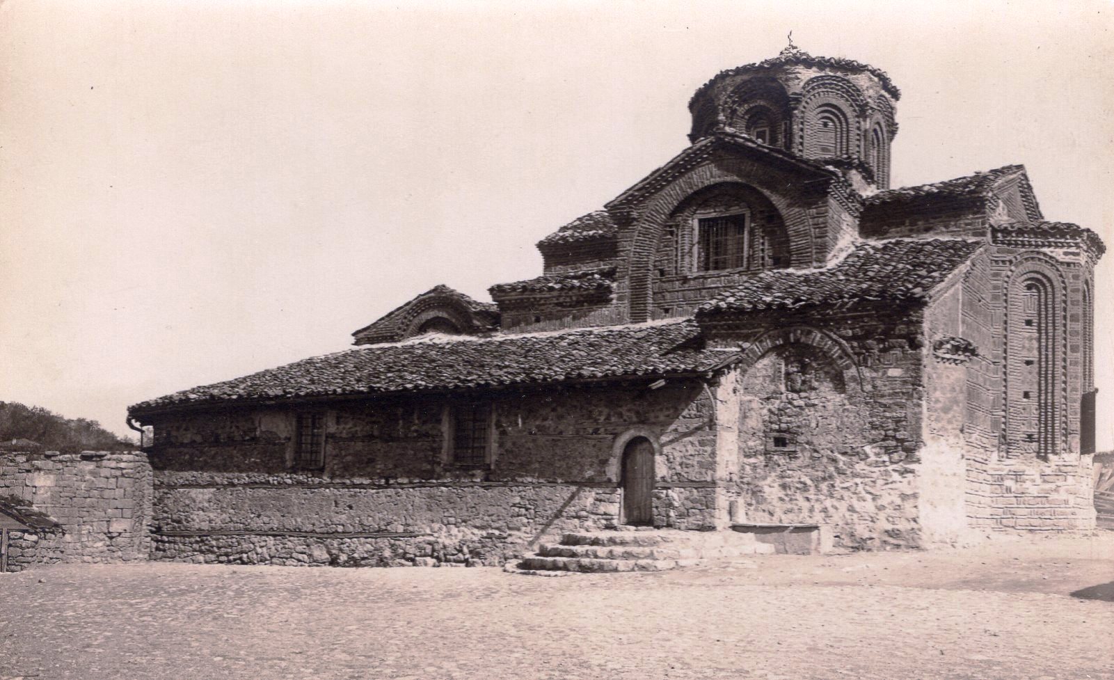 Crkva Sveti Kliment Ohridski, 1930-ti - St. Clement the Lesser Church in Ohrid, photo from 1930's



This media file is produced by Wikipedian in Residence in Category:Wikipedian in Residence at DARM in 2016.