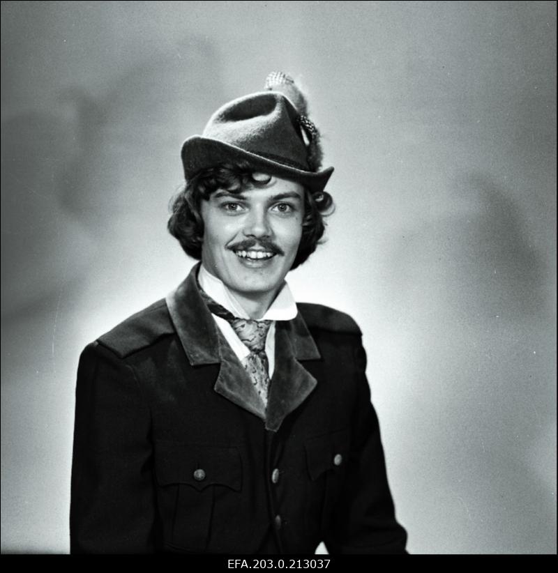 Aare Laanemets Joosep Tootsi rollis Tallinnfilmi mängufilmis "Suvi".