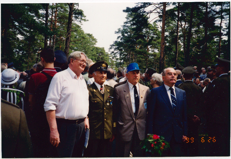 Kolonel Alfons Rebase ümbermatmine Tallinna Metsakalmistule 26.06.1999.
