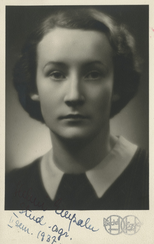 Eesti Naisüliõpilaste Seltsi liige Helmi Eenpalu, portreefoto