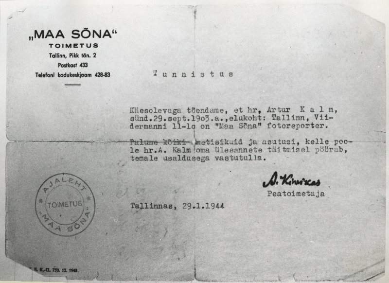 Fotograaf Artur Kalmule välja antud fotoreporteri tunnistus "Maa sõna" peatoimetaja A.Kivikase poolt.